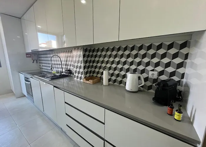 A-mo By Trip2portugal: Arts District Up To 8