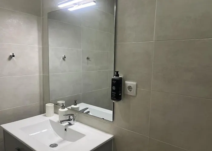 A-mo By Trip2portugal: Arts District Up To 8