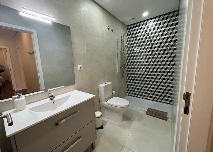 A-mo By Trip2portugal: Arts District Up To 8